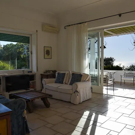 Cava By Capri Holiday home *